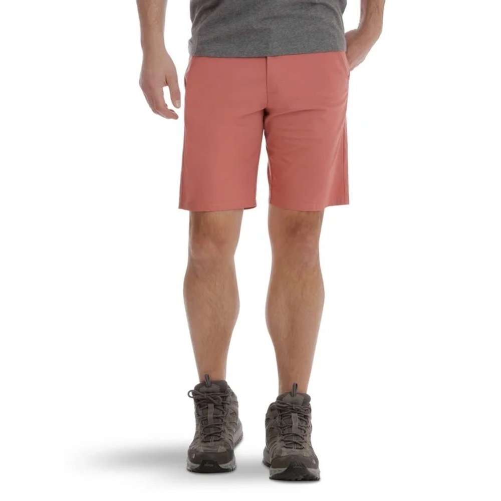 Men’s Wrangler Salmon Pink Outdoor Performance Flat Front Shorts Size 36 Flex